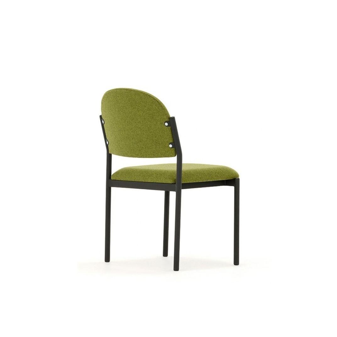 A901 Public Space With Arms, 4 Legs, Upholstered Seat and back