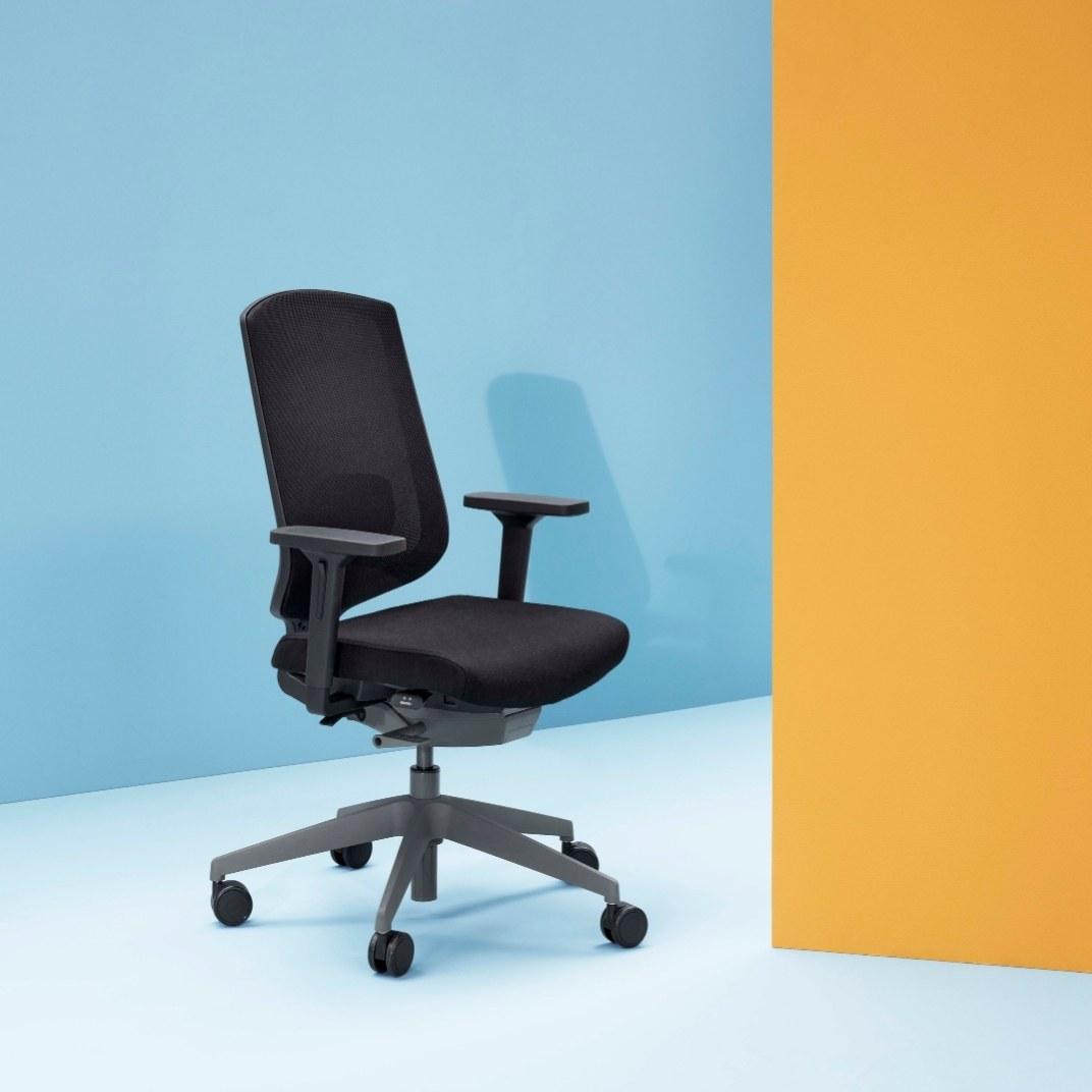 Freeflex Mesh Task Chair With Black Components