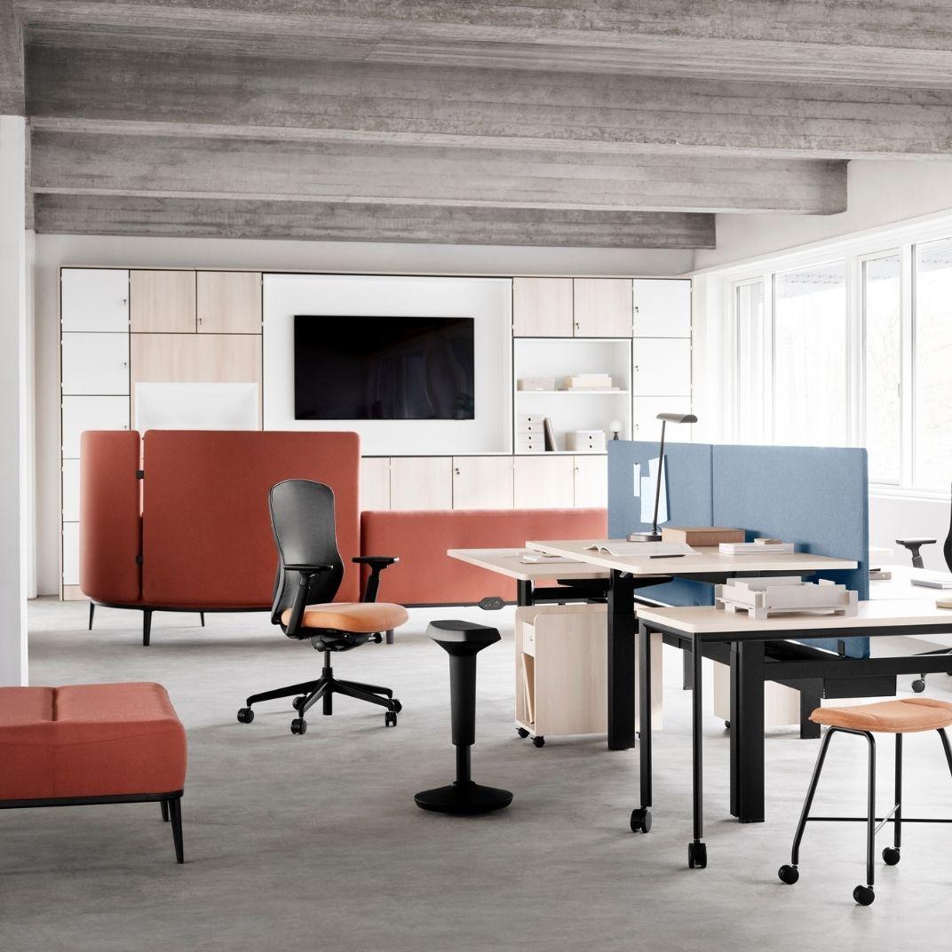 LYF01 - Lyft - Height Adjustable Stool