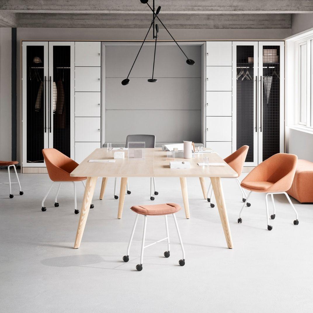 ROM01 ROAM Low Mobile Stool